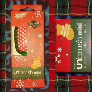 FHI Heat brand Shiny Green w/Matte Red Bristles Mini Hairbrush